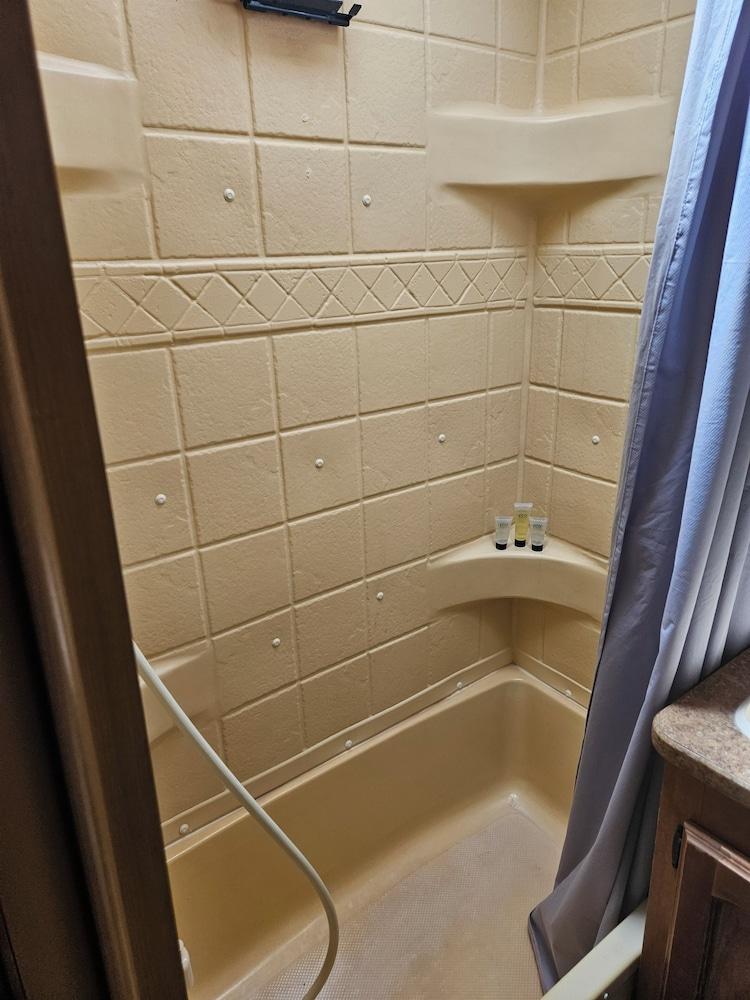 Liberty Hill Executive Inn photo 27