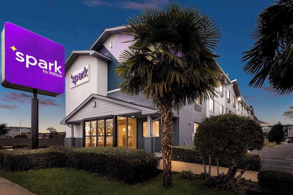 Spark by Hilton Norfolk photo 20