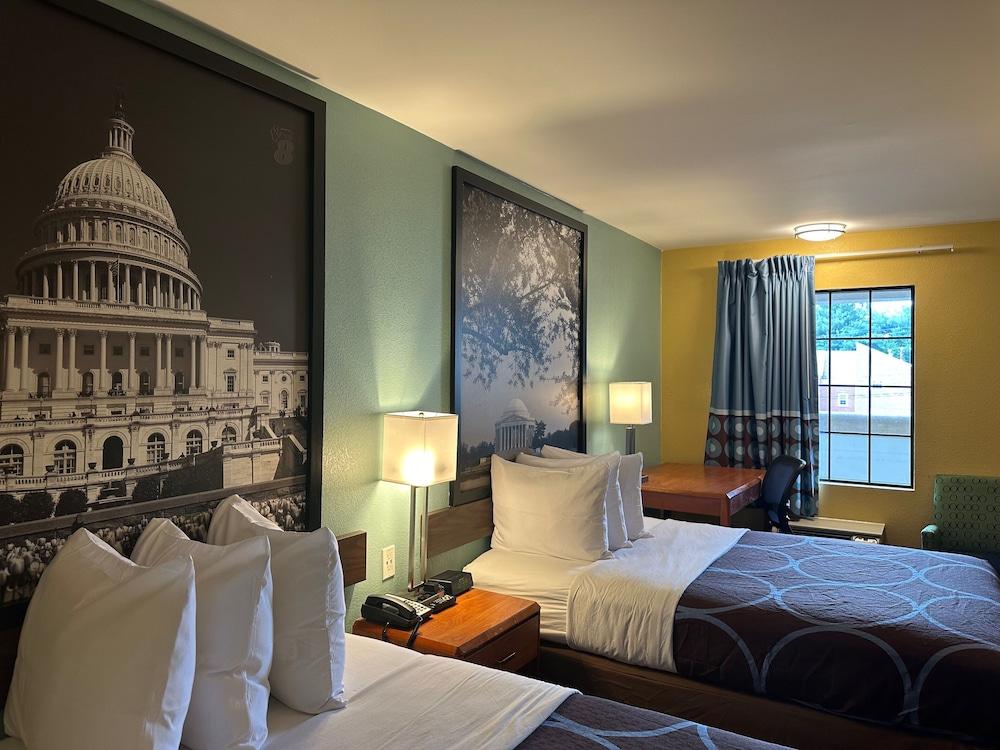 Super 8 by Wyndham Alexandria/Washington D.C. Area photo 5