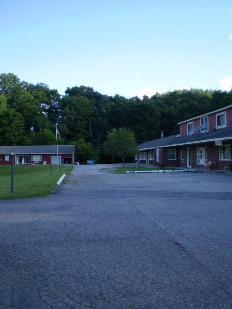 Ladd Brook Inn photo 12