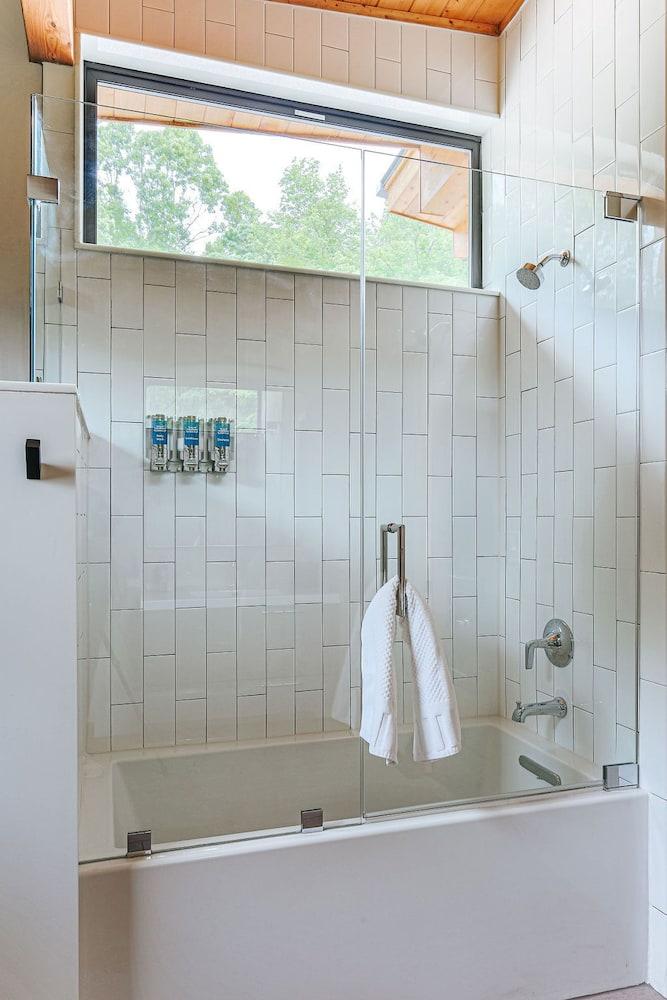 Piedmont Grove photo 28