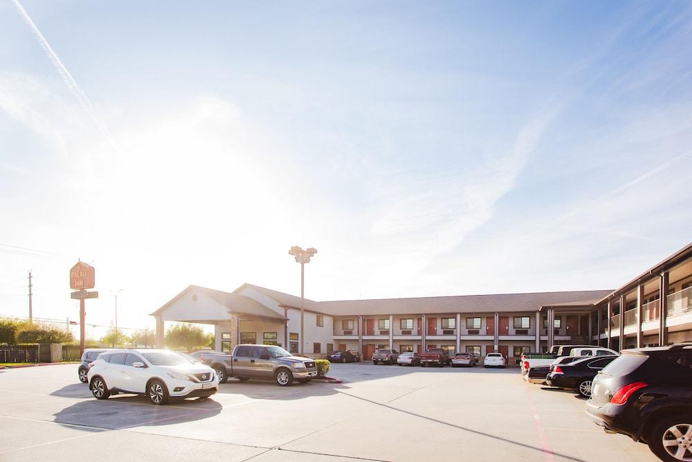 Palace Inn Baytown Spur TX-330 photo 44