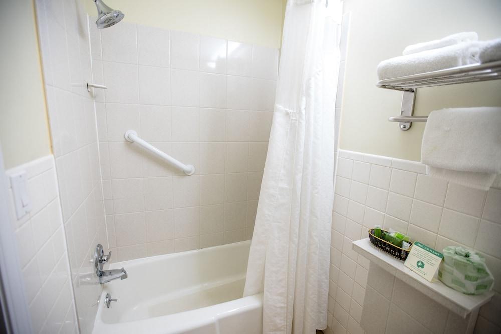Relax Inn & Suites photo 55