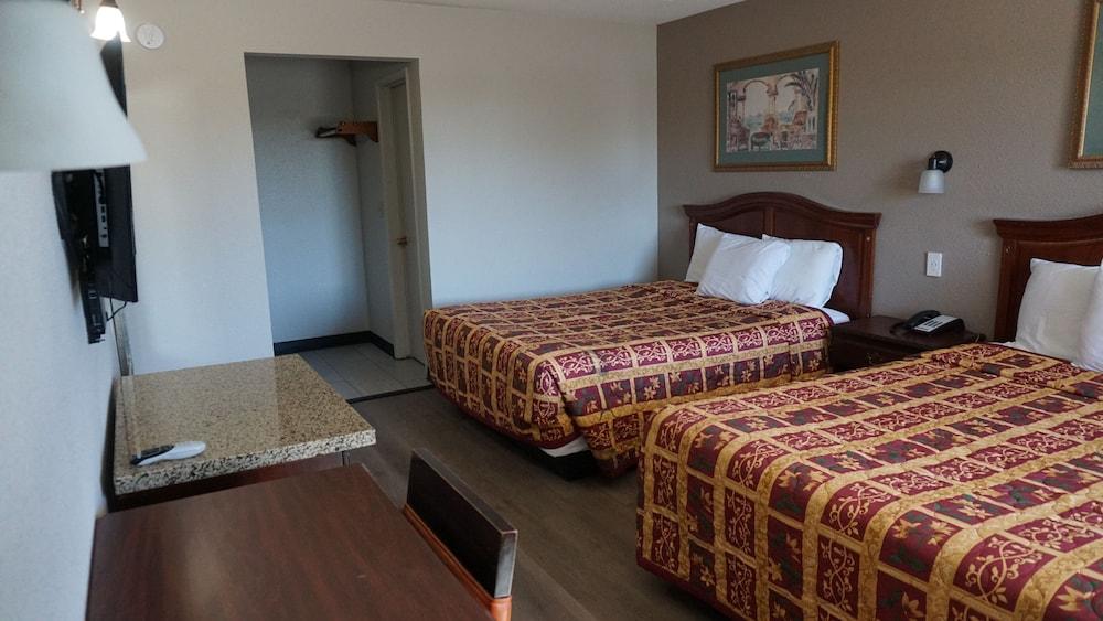 Red Roof Inn Tucson – Vail photo 9
