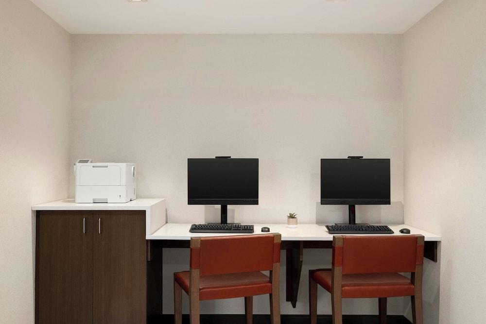 Towneplace Suites By Marriott Lancaster, PA photo 22