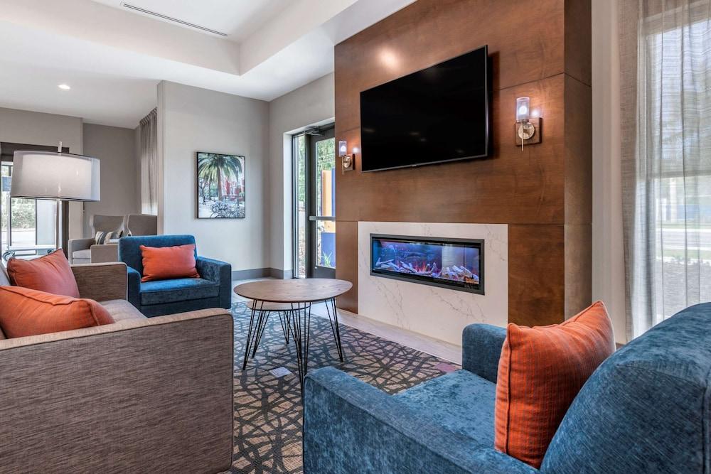 Comfort Suites Gainesville near University photo 4