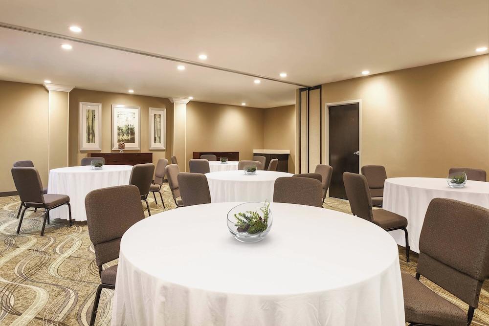 Springhill Suites Marriott Quail Springs photo 21