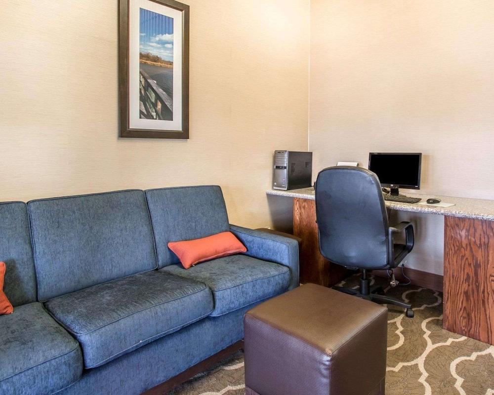 Comfort Inn Livingston photo 36