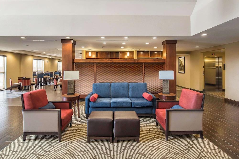 Comfort Suites Dodge City photo 9