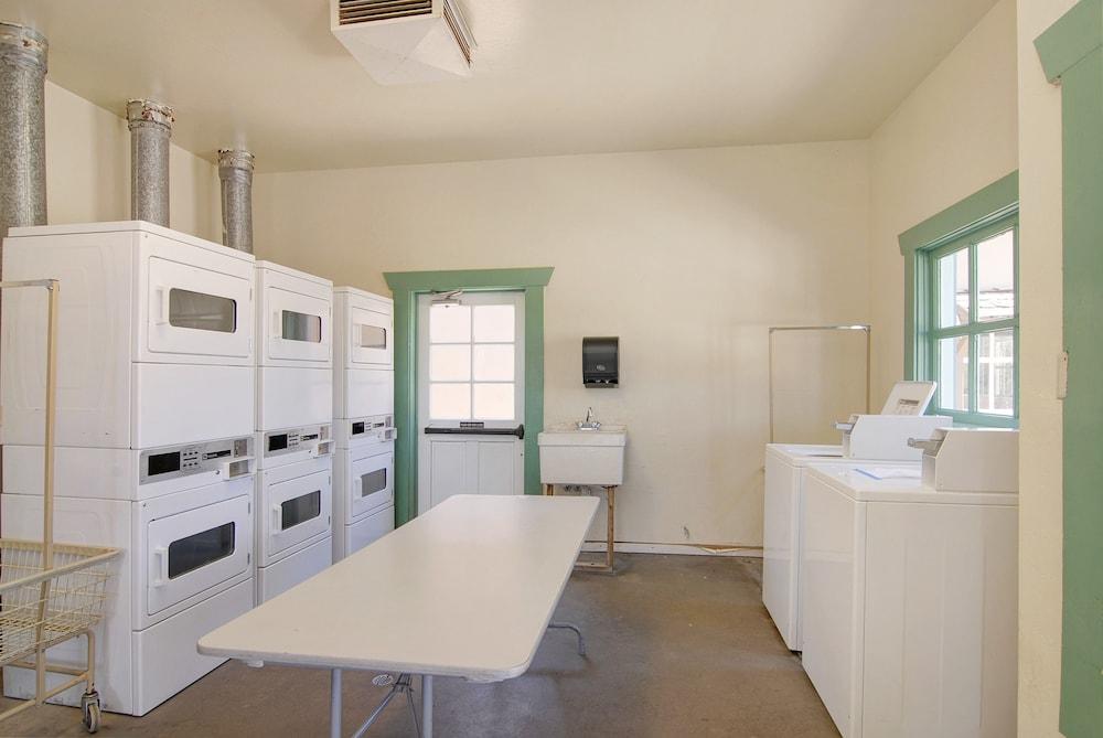 Palm Canyon Hotel & RV Resort photo 87