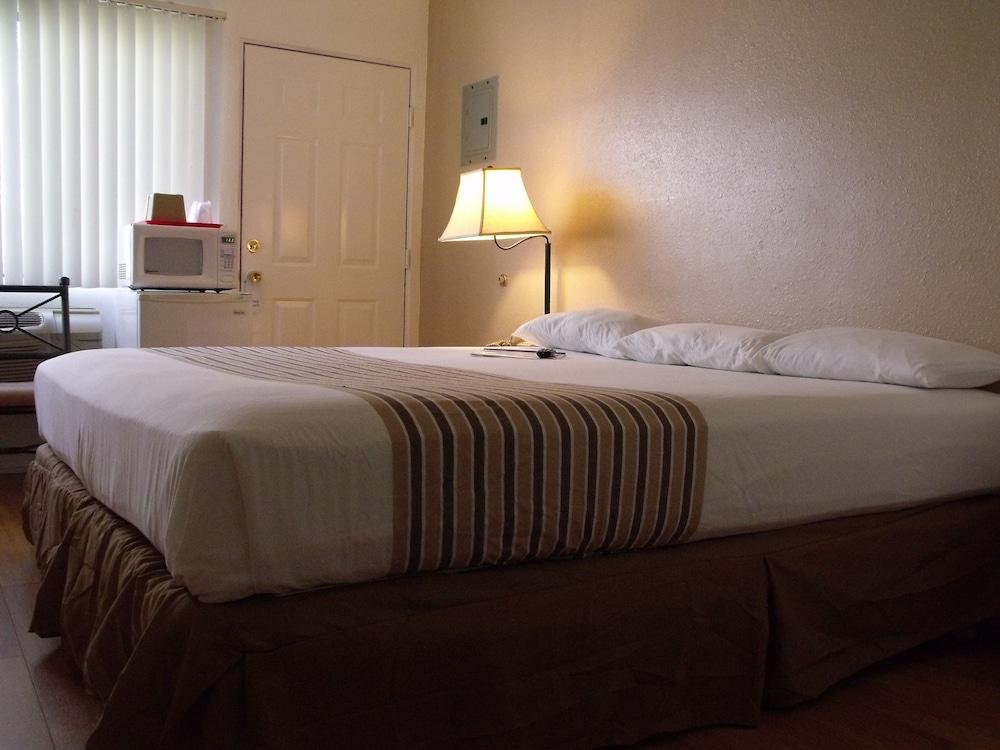 CCBC Resort Hotel - A Gay Men's Resort photo 65