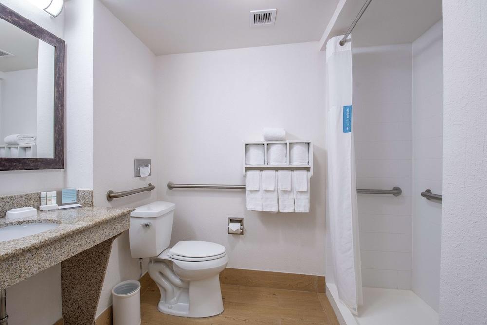 Hampton Inn & Suites Williamsburg-Richmond Rd. photo 14