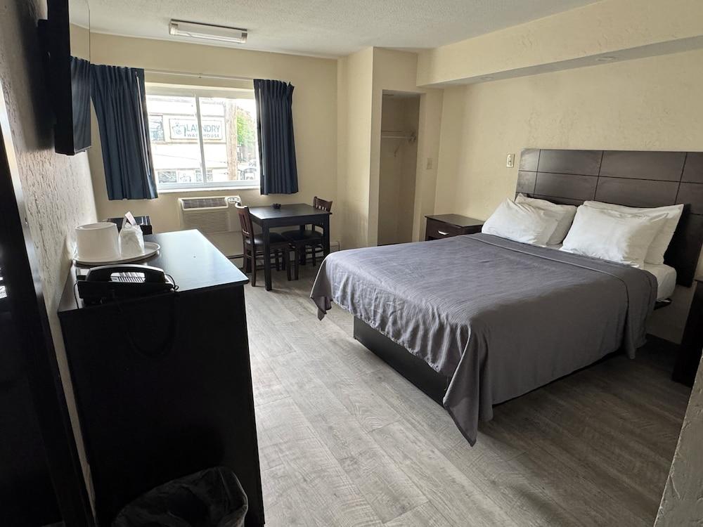 Belleville Motor Lodge photo 5