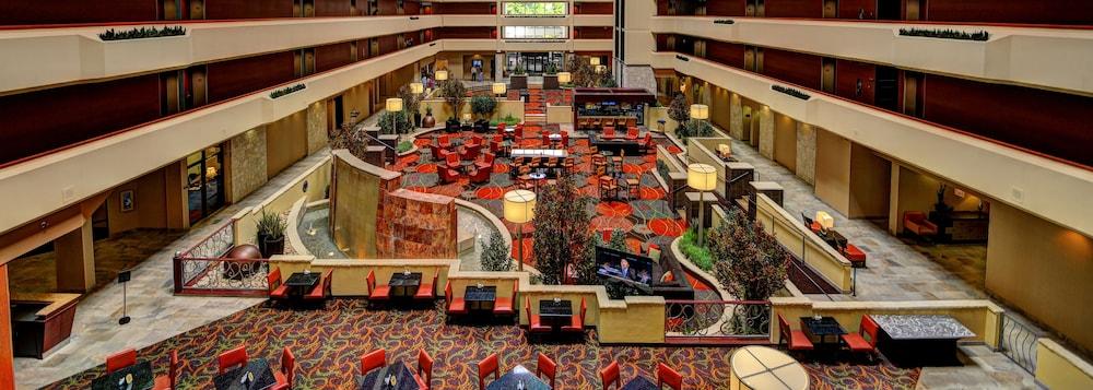 University Plaza Hotel and Convention Center Springfield photo 2