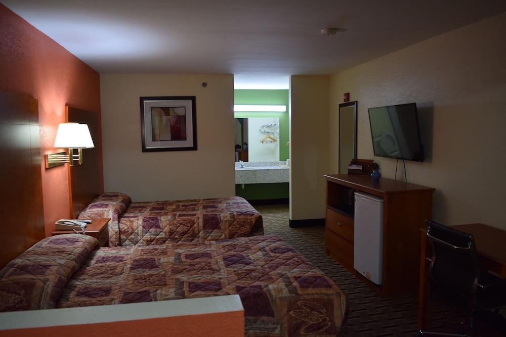 Royal Inn Douglasville photo 20