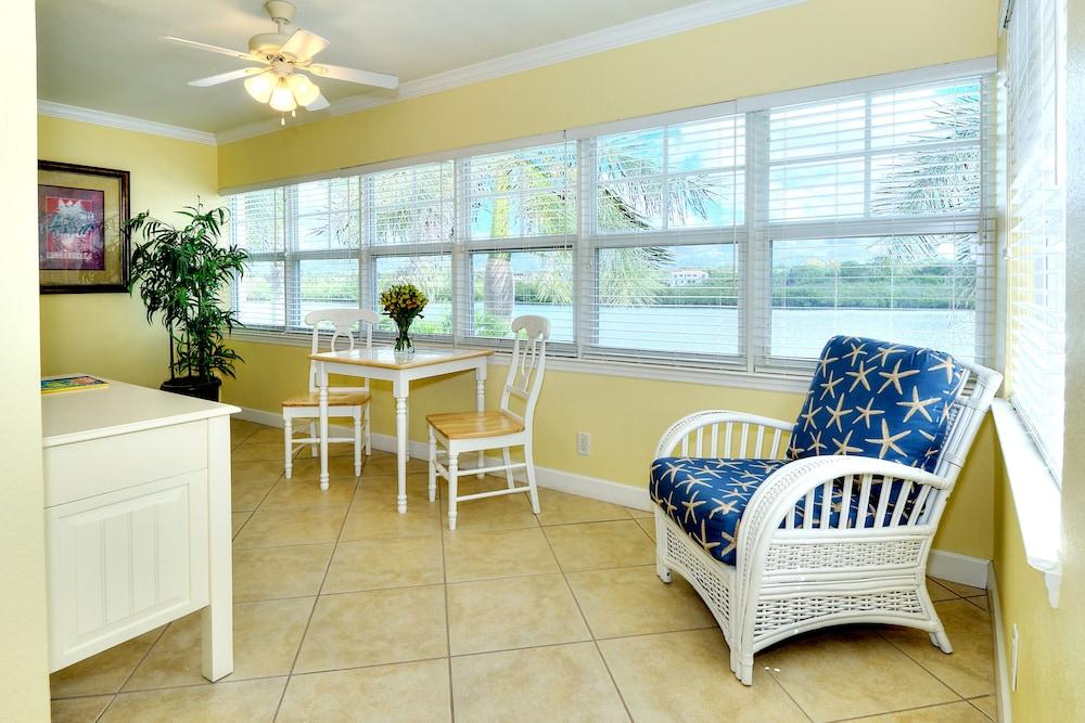 Barefoot Beach Resort photo 35
