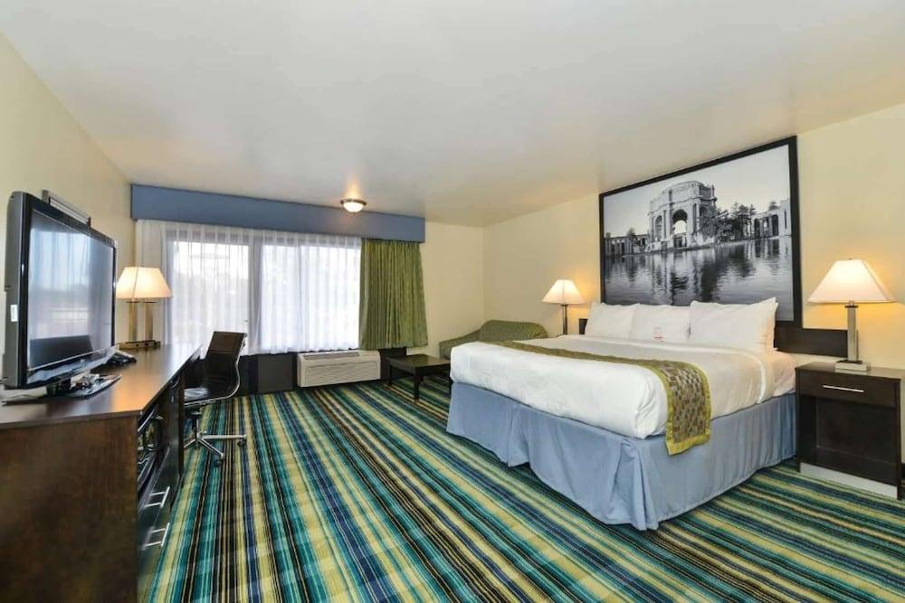 Super 8 by Wyndham Vallejo/Napa Valley photo 21