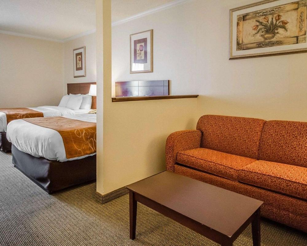 Quality Suites Jeffersonville - Louisville North photo 11