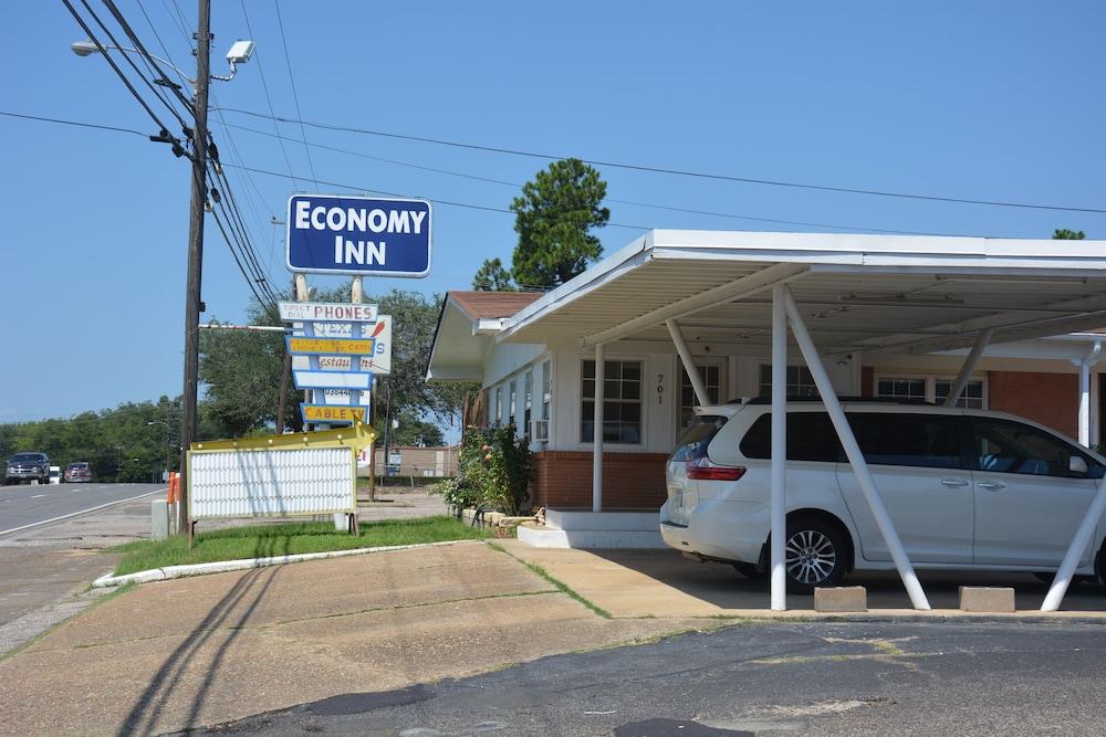Economy Inn photo 12