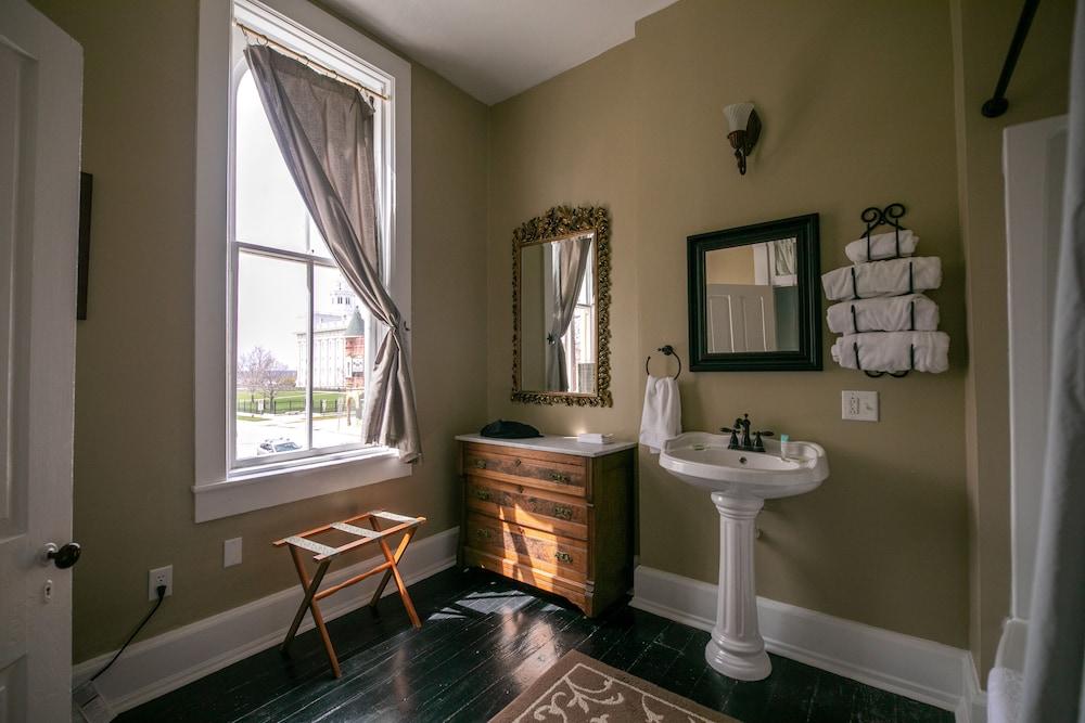 Nauvoo Temple House Hotel photo 63