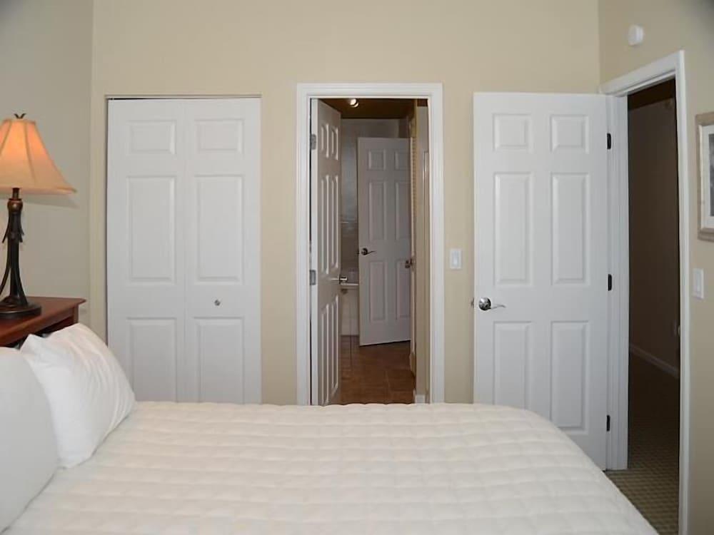 Beach Condominium Hotel photo 95