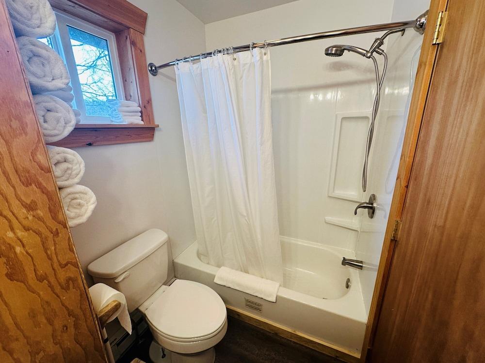 Swiss Alaska Inn photo 6