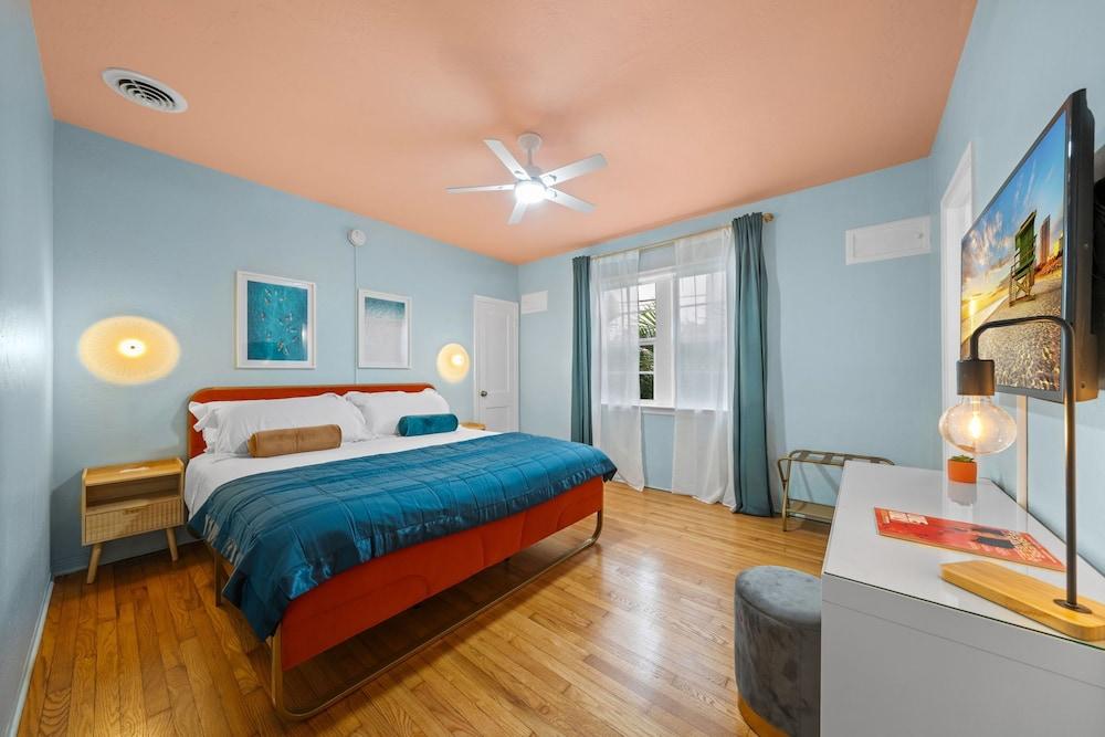 Blue Flamingo Suites photo 78