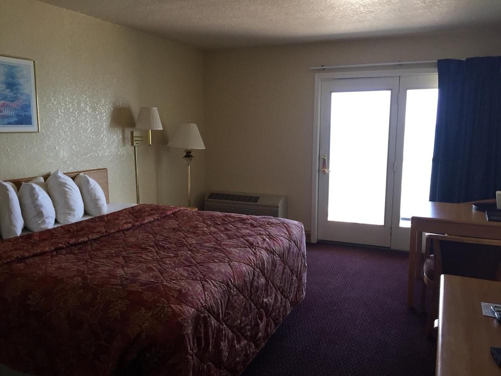 Fairview Beachfront Inn photo 9
