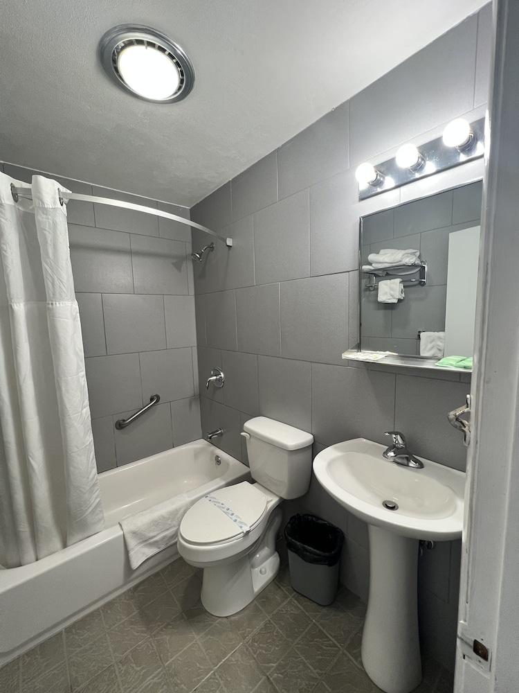 Inn Towne Motel photo 15