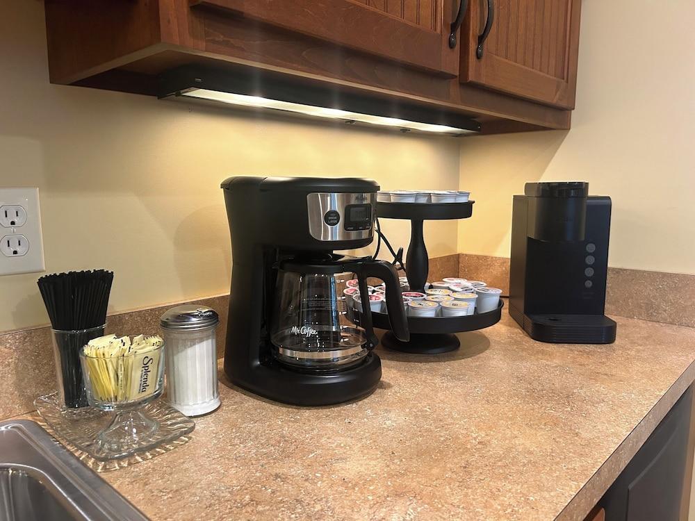 Grand Lux Inn photo 18