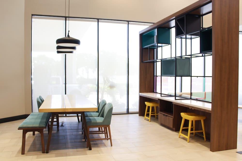 Holiday Inn Orlando International Dr-ICON by IHG photo 39