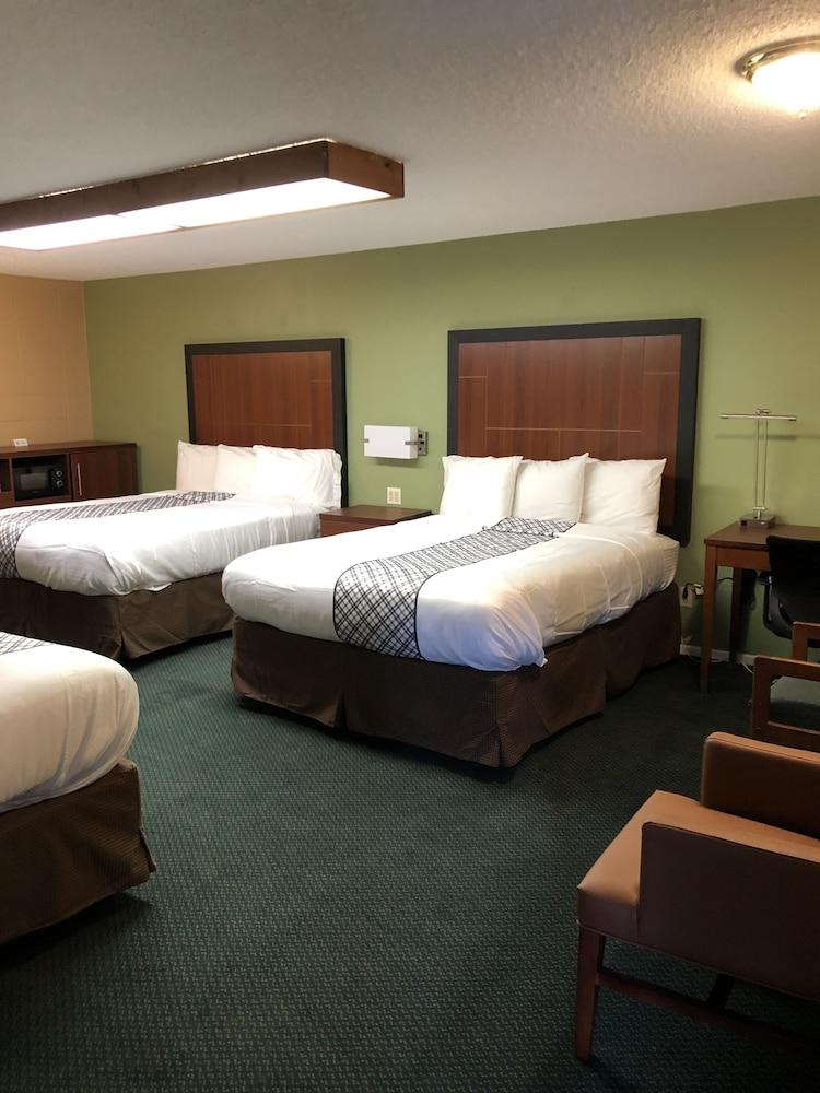 Knight's Inn Motel photo 37