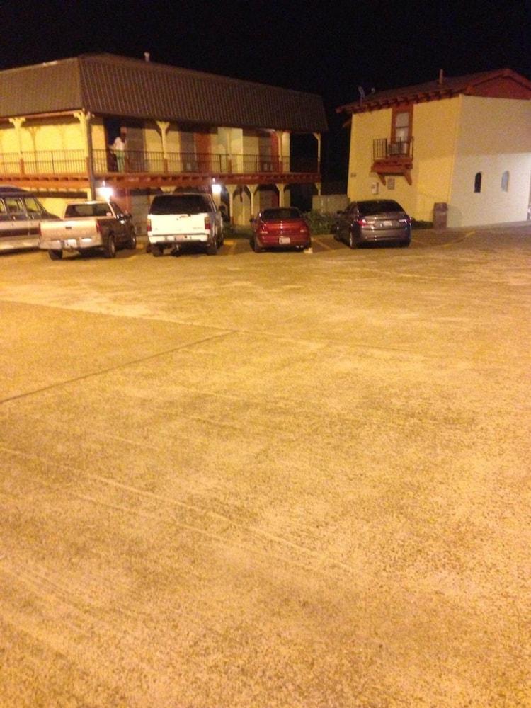 Sportsman Inn and Suites photo 3