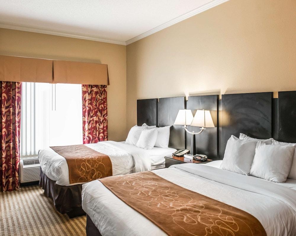 Comfort Suites photo 6
