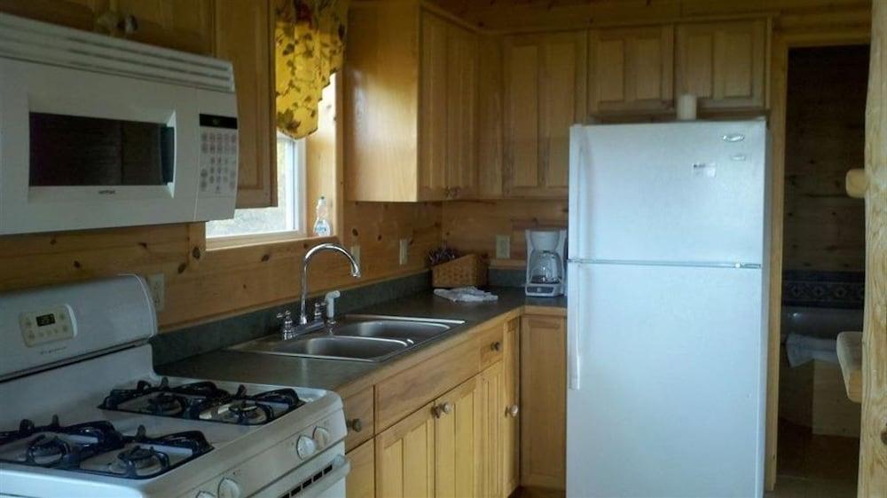 Hilltop Cabins and Motel photo 5