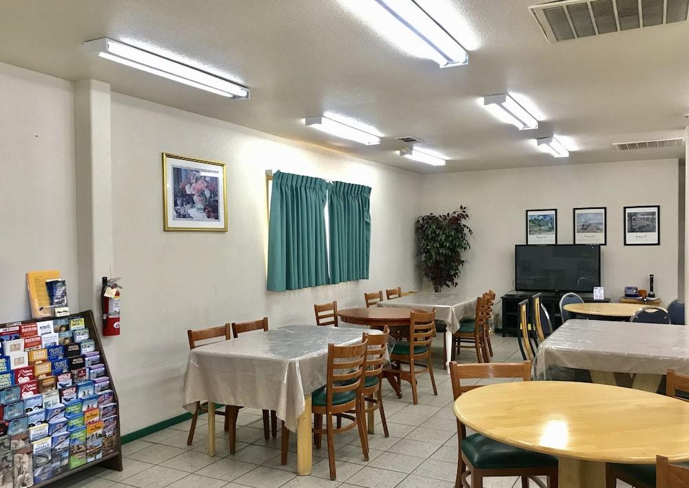 Sunrise Inn Turlock photo 2