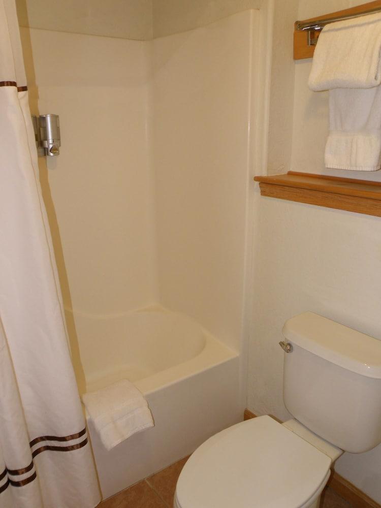 The River's Edge Motel Lodge & Resort photo 22