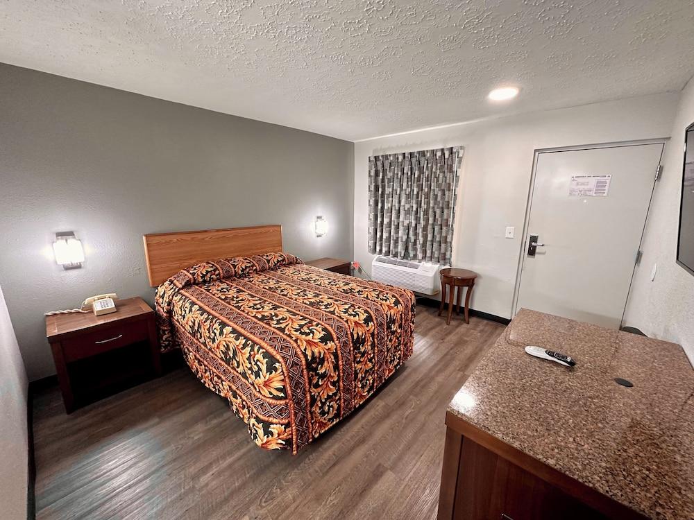 Royal Inn photo 13