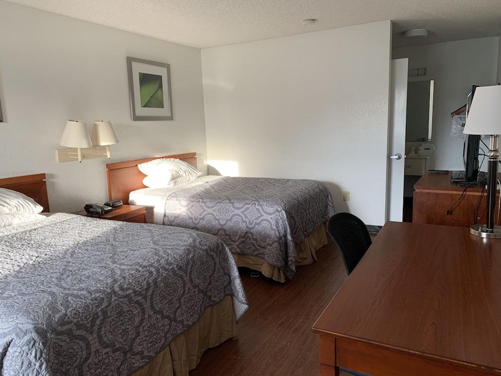 Travelodge Suites by Wyndham MacClenny/I-10 photo 6