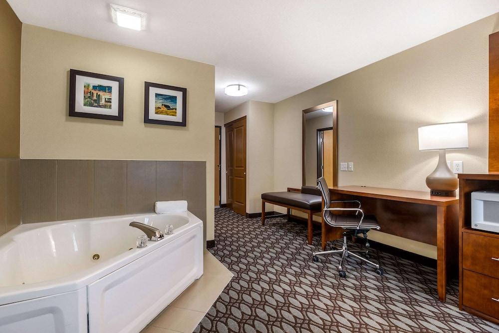 Comfort Inn Story City photo 6