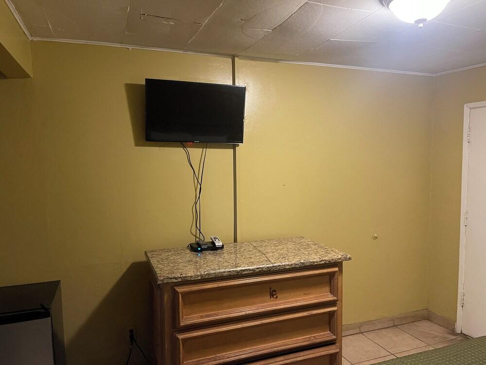 Black Horse Motel photo 2
