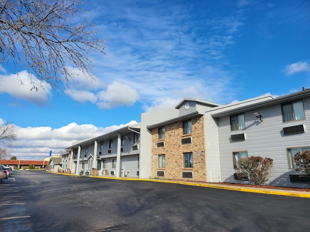 Motel 6 Omaha, NE photo 1