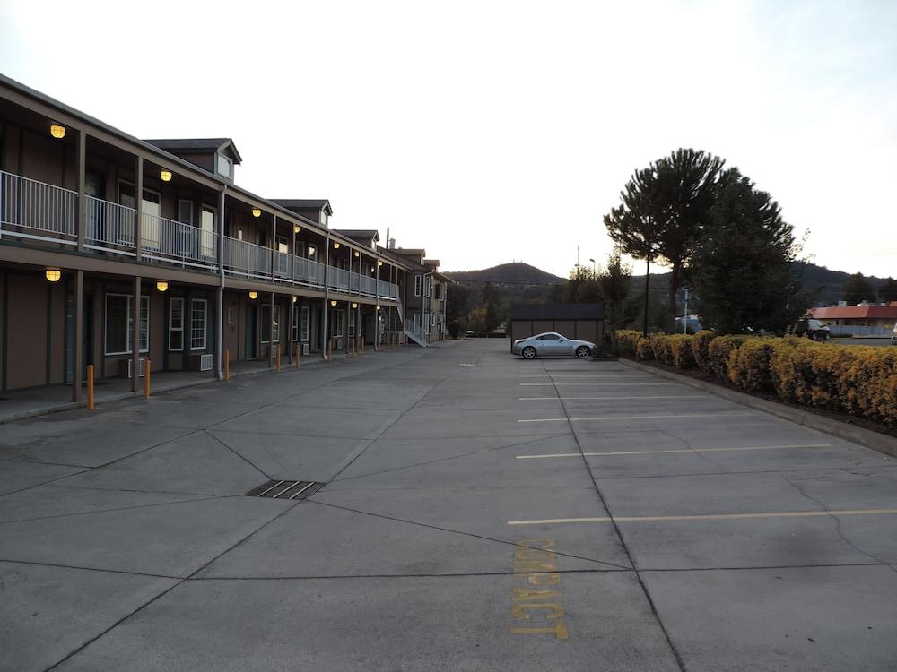 Sweet Breeze Inn photo 19