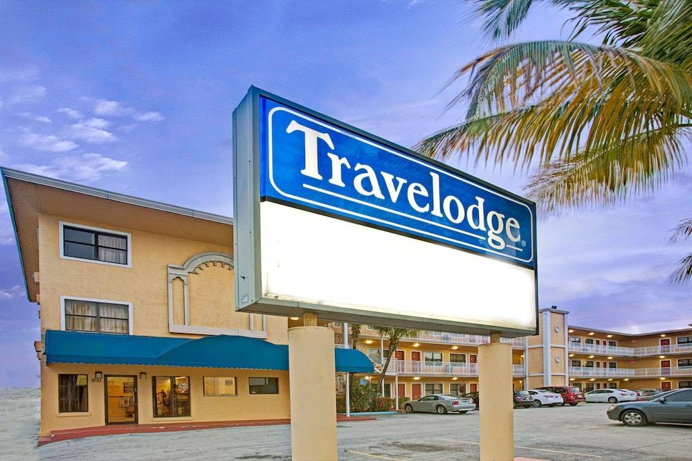 Travelodge by Wyndham Fort Lauderdale photo 1