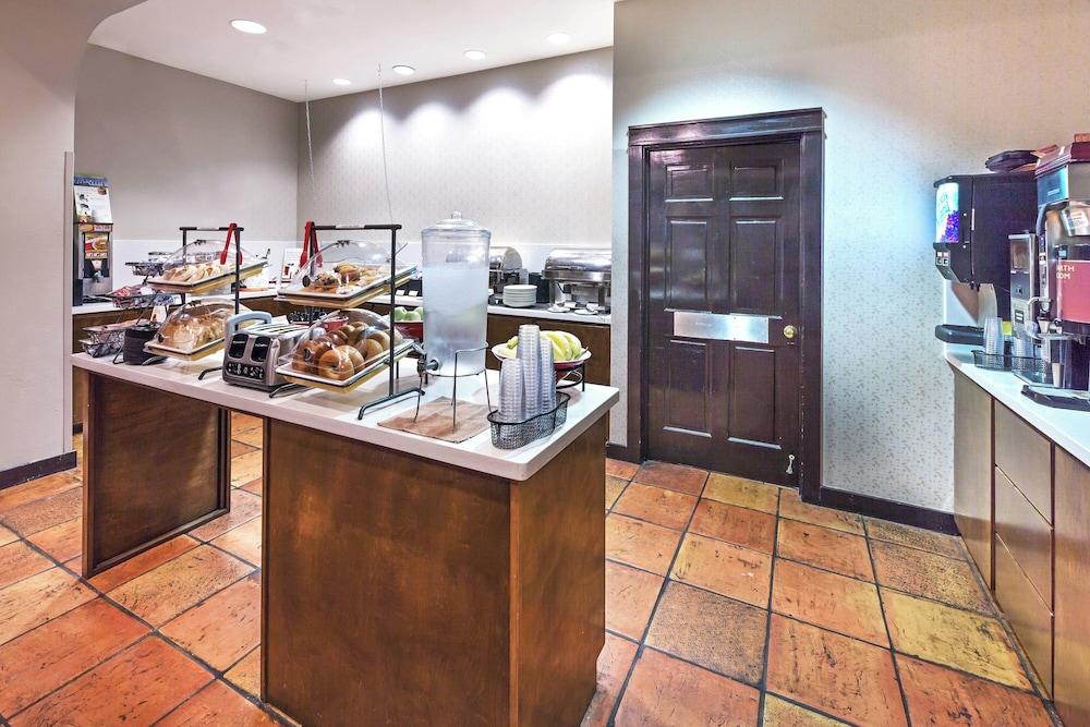 Residence Inn by Marriott Laredo Del Mar photo 12