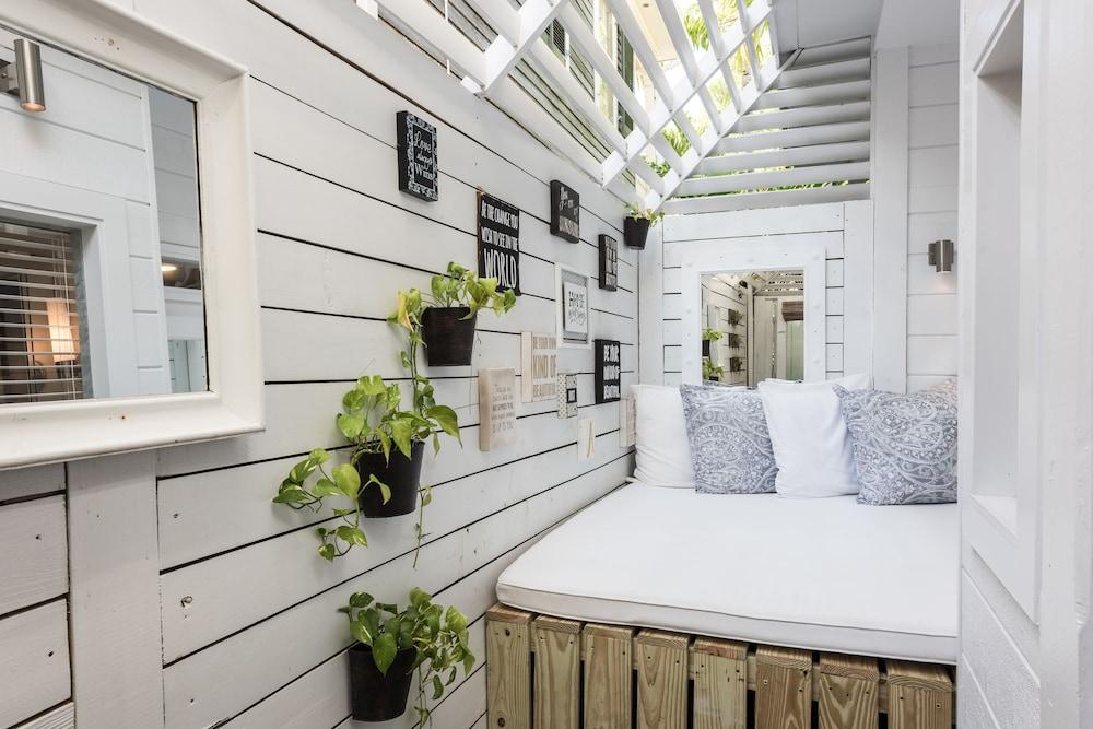 Alexanders Guesthouse - Adult Exclusive, LGBTQ Friendly photo 2