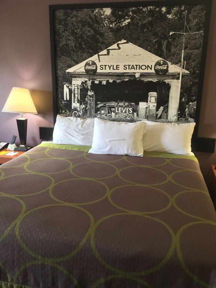 Super 8 by Wyndham Fairfield Tx photo 5