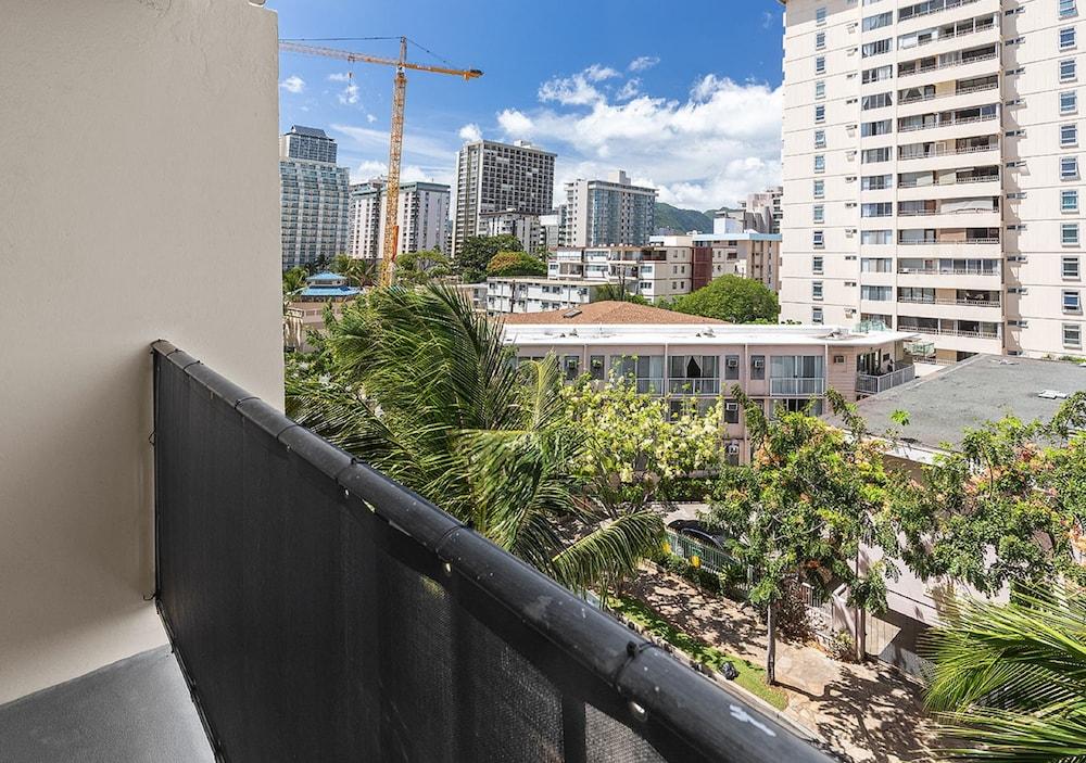 Castle Bamboo Waikīkī Hotel photo 57