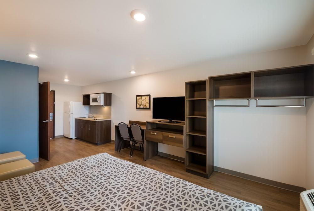 Woodspring Suites Austin Central photo 8