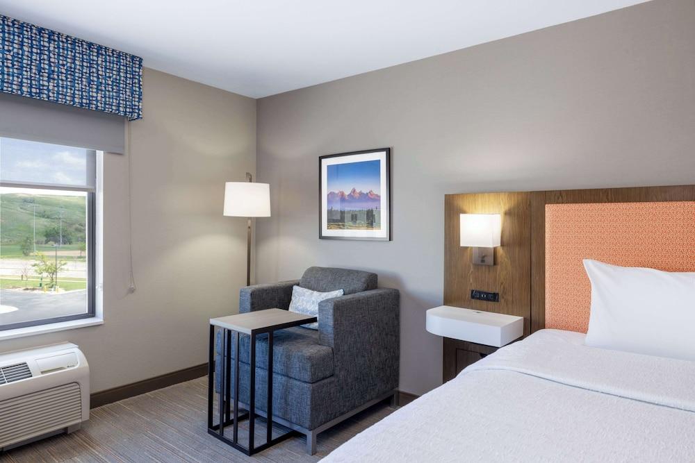 Hampton Inn & Suites Casper photo 25